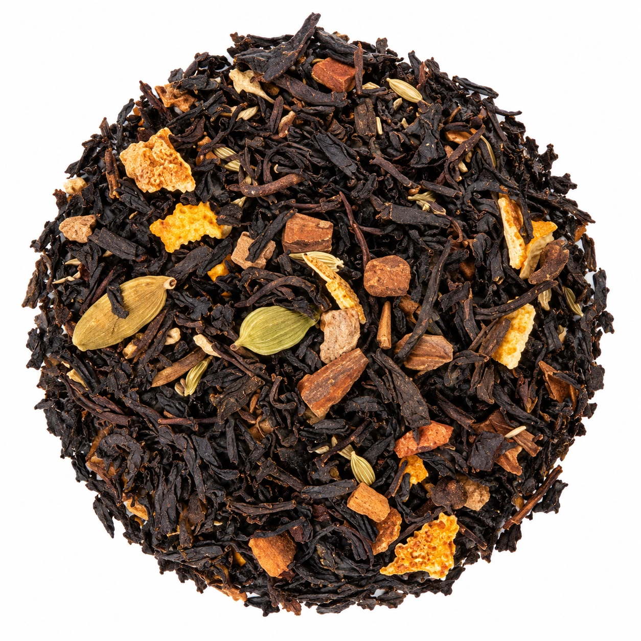 Schwarztee Skihüttentee mit dunklen Teeblättern, Gewürzen und Orangenschalen