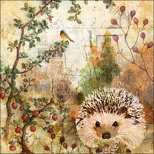 Herbstliche Serviette mit einem Igel zwischen Apfelbaum, Hagebutten, Zweigen und dichtem Gartengrün
